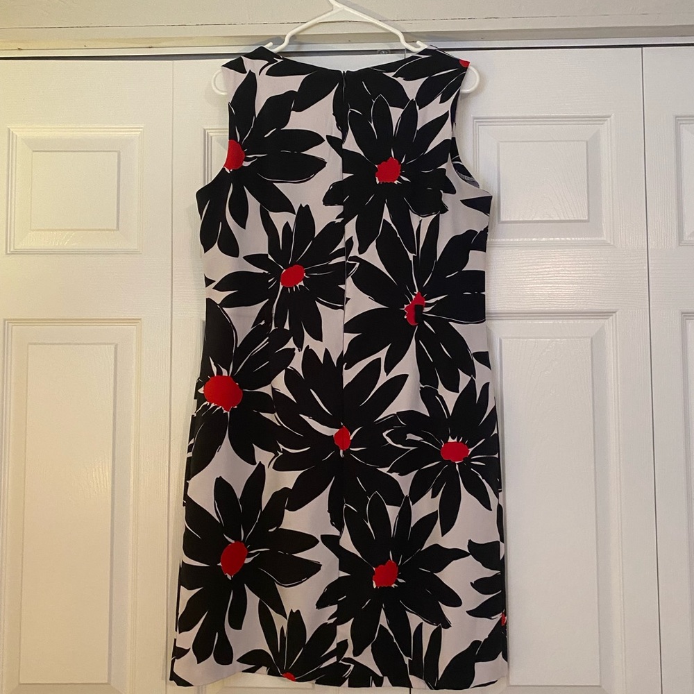 Beautiful Black White & Red Floral Shift Dress